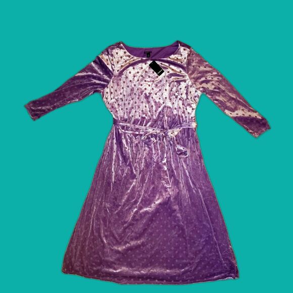 NWT Torrid MIdi Burnout Velvet Boatneck Dress Size 1 Whimsy Goth Curvy Plus Size - Picture 1 of 8